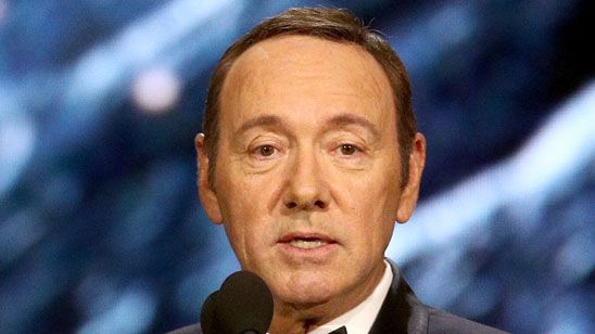 La Academia de Televisión retira el Emmy honorífico a Kevin Spacey tras las acusaciones de acoso  noticias imagen