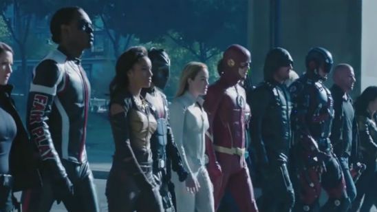 'Crisis on Earth-X': el 'crossover' trae consigo un nuevo e inesperado romance noticias imagen