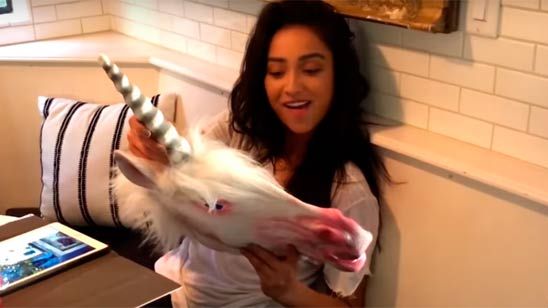 'Pretty Little Liars': Shay Mitchell celebra de esta curiosa manera que tiene tres millones de suscriptores en Youtube noticias imagen