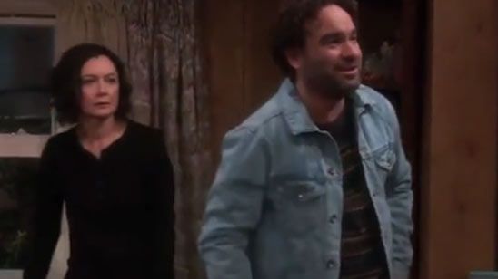 Johnny Galecki y Sara Gilbert, Leonard y Leslie Winkle en 'TBBT', juntos en el regreso de 'Roseanne' noticias imagen