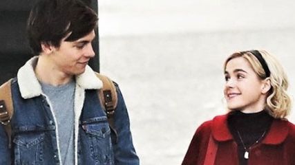 'The Chilling Adventures of Sabrina': El creador de la serie publica la primera imagen de Sabrina y Harvey noticias imagen