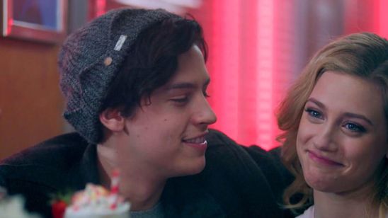 'Riverdale': Lili Reinhart aprovecha el cumpleaños de Cole Sprouse para declararle su amor noticias imagen