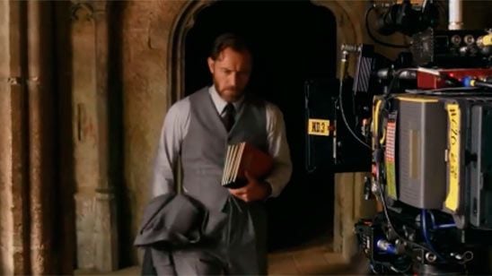 ‘Animales Fantásticos: Los Crímenes de Grindelwald’: Albus Dumbledore te muestra los pasillos de Hogwarts en este vídeo reportaje noticias imagen
