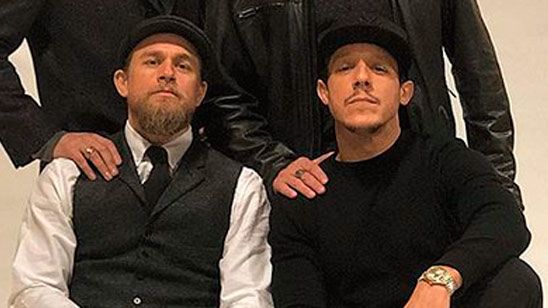Charlie Hunnam se reúne con sus compañeros de 'Sons of anarchy' noticias imagen