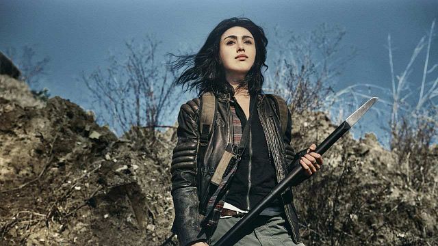 'The Walking Dead: World Beyond': Todo lo que ha desvelado el capítulo 1 y cómo conecta con la serie original  noticias imagen