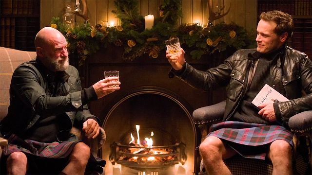 'Men in Kilts': Sam Heughan te propone entrar en calor durante una hora con este vídeo