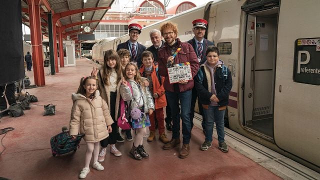 '¡A todo tren! Destino Asturias': Primeras imágenes de la nueva comedia de Santiago Segura noticias imagen