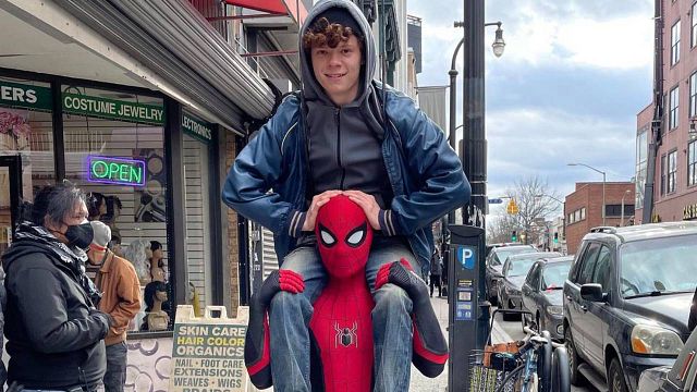 Tom Holland revela cómo su hermano terminó en 'Spider-Man: No way home'