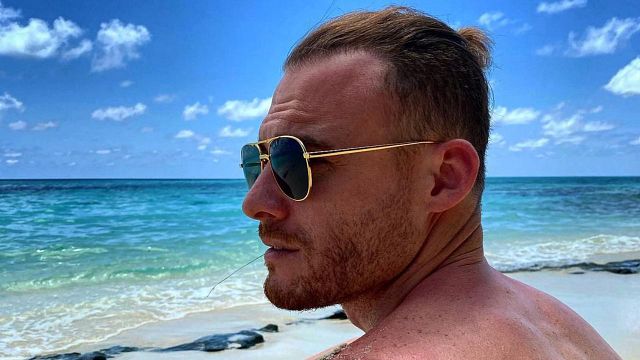 Kerem Bürsin está de cumpleaños: el reparto de 'Love is in the air' lo celebra con un tartazo y él pide una donación noticias imagen