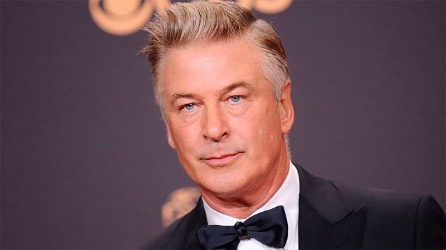 El accidente de Alec Baldwin podría haber sido grabado: Comienza una orden de búsqueda de cámaras y teléfonos noticias imagen