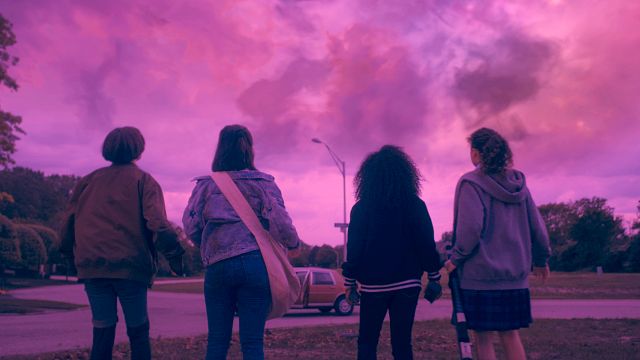 Prime Video confirma sus planes para su 'Stranger Things' particular: años 80, ciencia ficción, fecha y más detalles de 'Paper Girls' noticias imagen