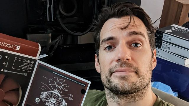 Si necesitabas alguna prueba más de que Henry Cavill es el más 'friki' de Hollywood, aquí la tienes noticias imagen