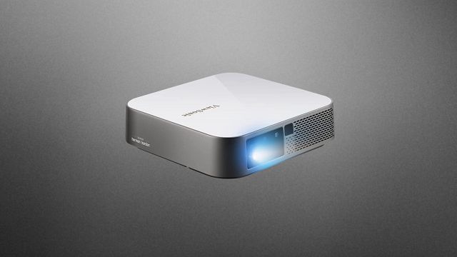 Este compacto proyector 100" de Amazon tiene un descuentazo que lo deja a precio mínimo histórico y viene con sonido Harman Kardon noticias imagen