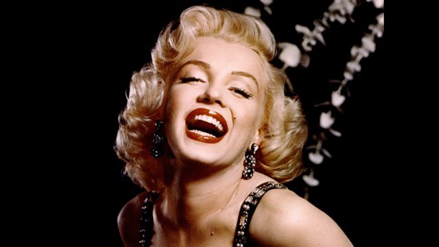 ¿Cuánto cuesta el vestido más famoso de Marilyn Monroe? Es el más caro del mundo e hizo historia (pero Kim Kardashian casi se lo carga) noticias imagen