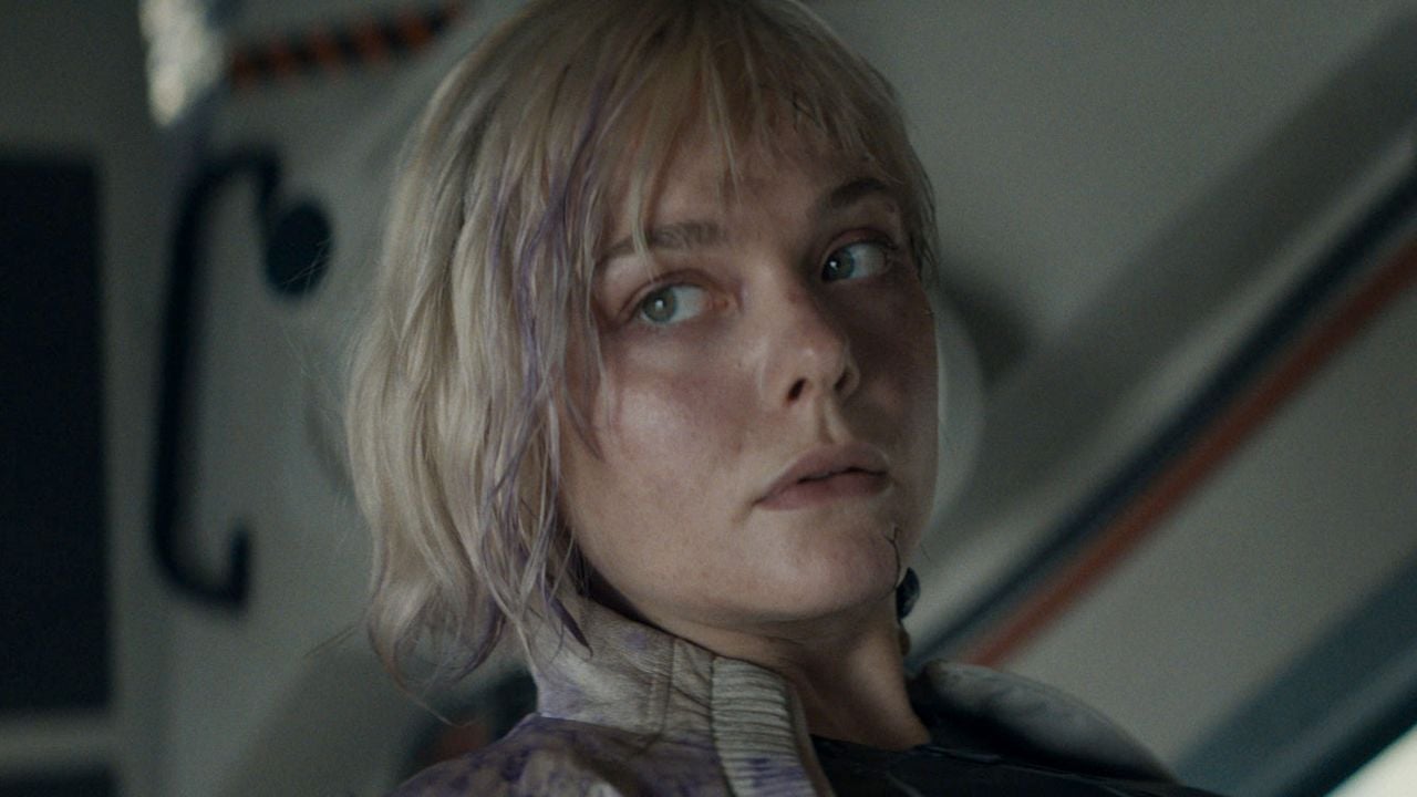 Elle Fanning ha cumplido un sueño con 'Predator: Badlands': “Como Lindsay Lohan en 'Tú a Londres y yo a California”