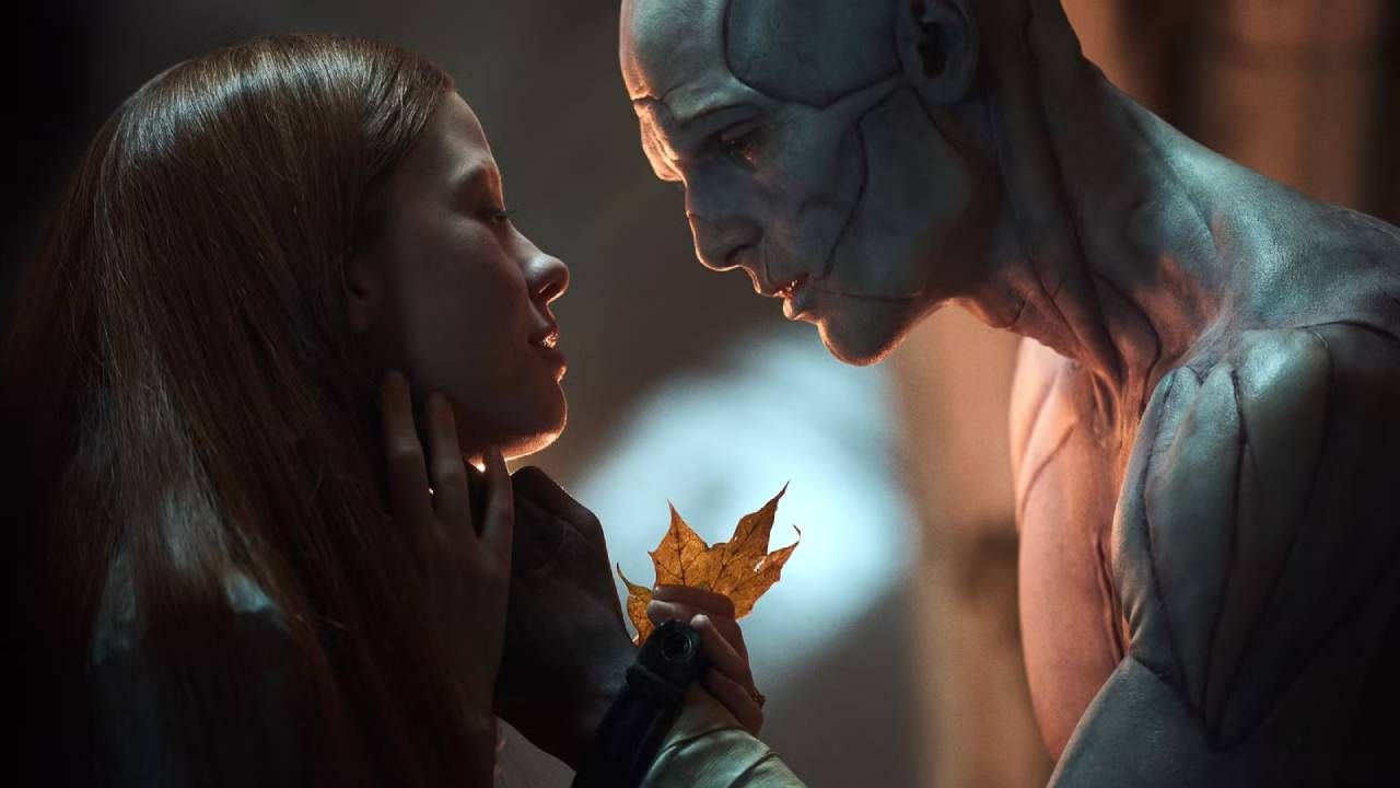 Mia Goth como Elizabeth y Jacob Elordi como la Criatura en 'Frankenstein'