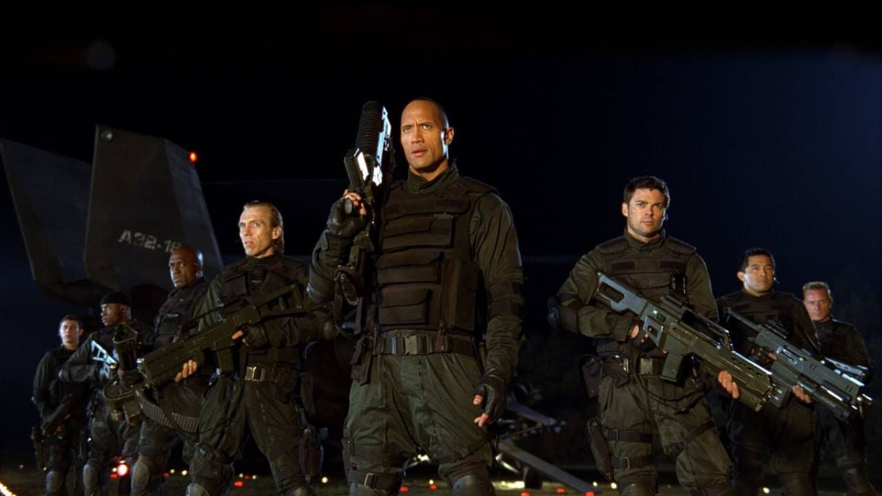 Dwayne Johnson y Karl Urban (a la derecha de la imagen) en 'Doom'