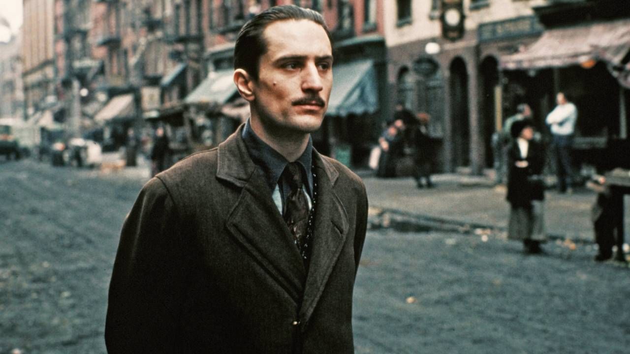 Robert de Niro como Vito Corleone en 'El Padrino II'