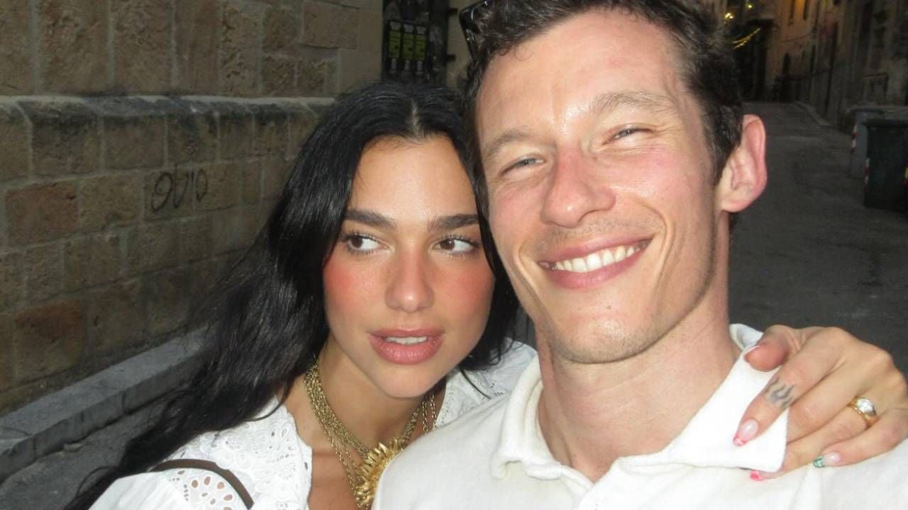 Dua Lipa y Callum Turner se conocieron leyendo el mismo libro: HBO está preparando la adaptación con Kate Winslet