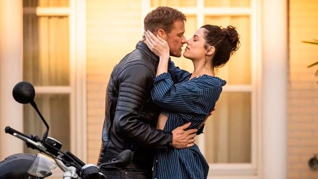 Sam Heughan en 'The Next Couple Door'