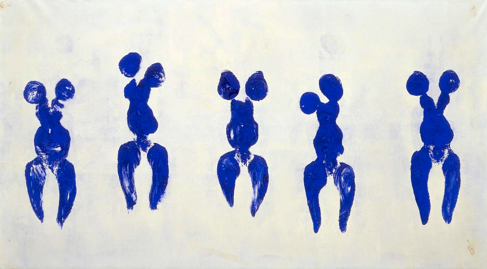 Pintura de Yves Klein usando la técnica de la antropometría.