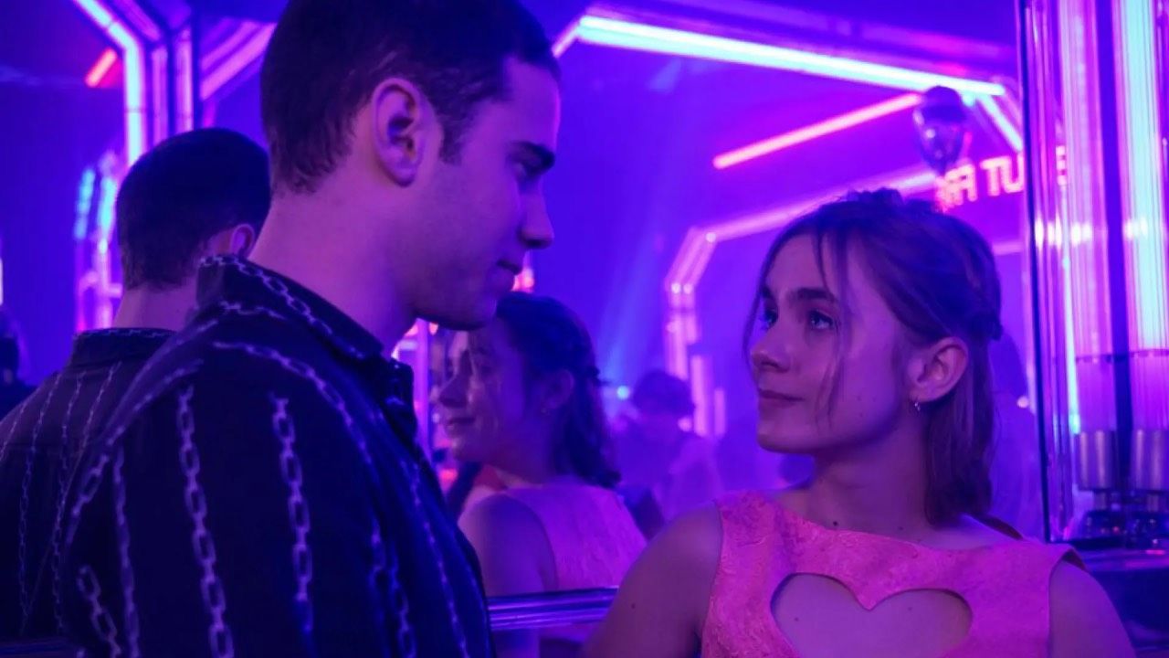Julio Peña y Clara Galle como Ares y Raquel en 'A través de tu mirada'