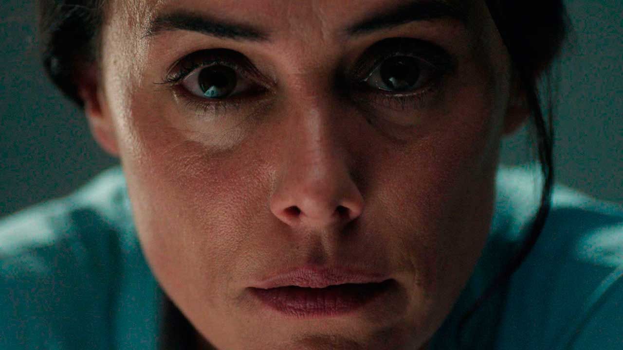 “Sería maravilloso que no perdiéramos el valor de lo humano”: ‘Singular’, un thriller de ciencia ficción sobre el duelo en plena era de la IA