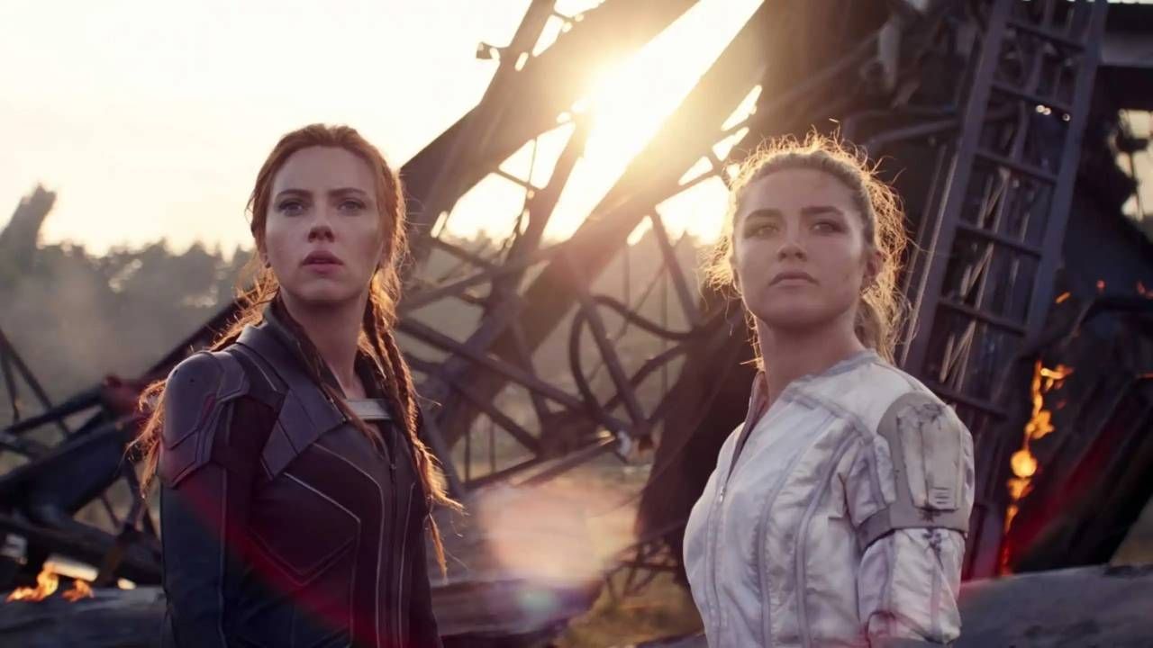 Scarlett Johansson y Florence Pugh como Natasha y Yelena en 'Viuda Negra'