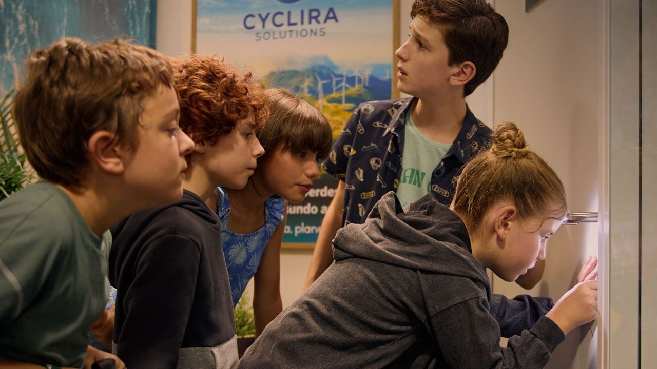 Esta saga ha recaudado casi 70 millones de euros en España y solo quedan dos meses para el estreno de su adaptación a televisión Esta saga ha recaudado casi 70 millones de euros en España y solo quedan dos meses para el estreno de su adaptación a televisión