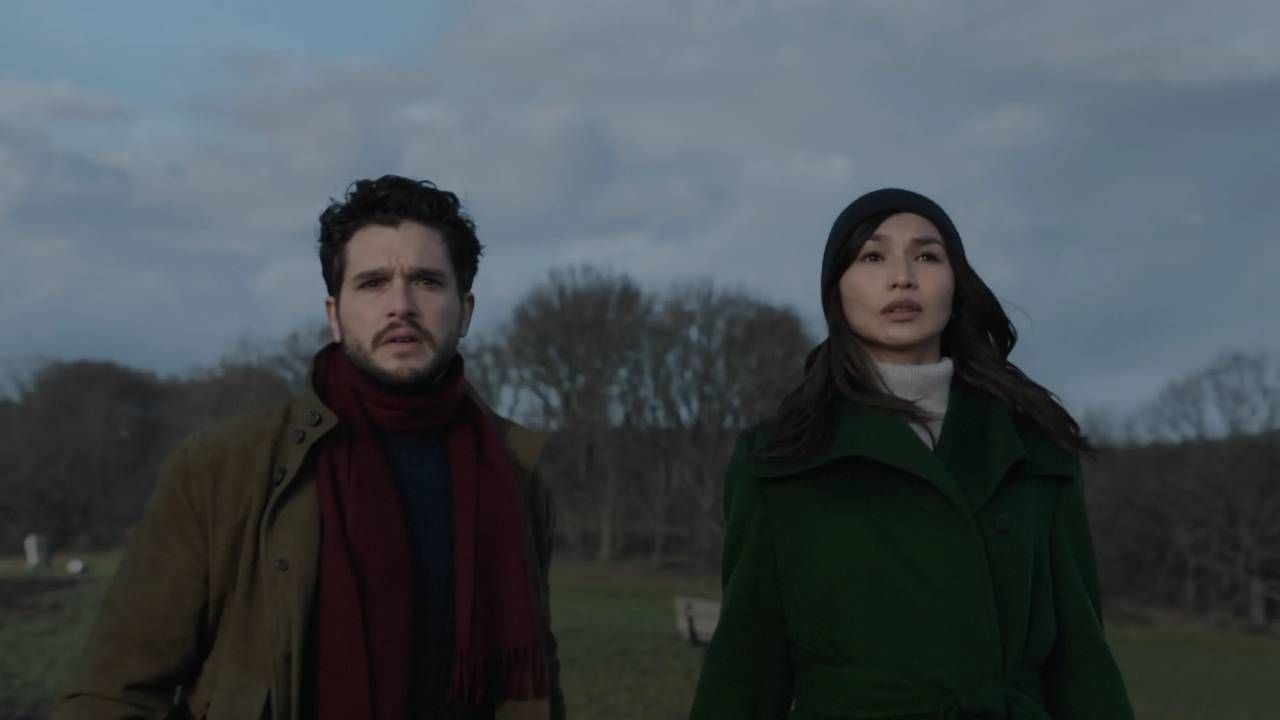Kit Harington y Gemma Chan en 'Eternals'