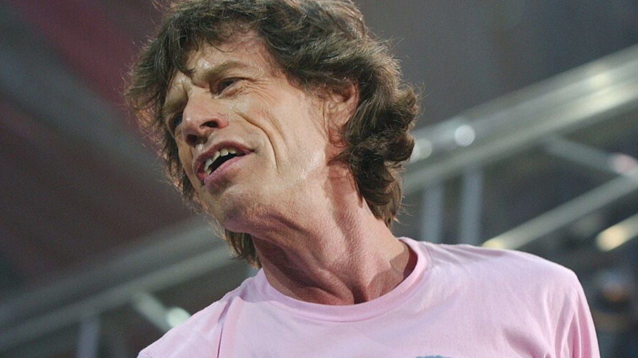Mick Jagger (83 años) entrena entre 5 y 6 días a la semana y corre 12km diarios: "A la cama alrededor de las 2 am. Arriba a las 10 am"