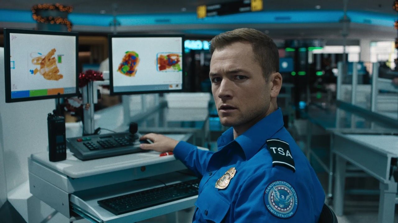 Taron Egerton en 'Equipaje de mano'