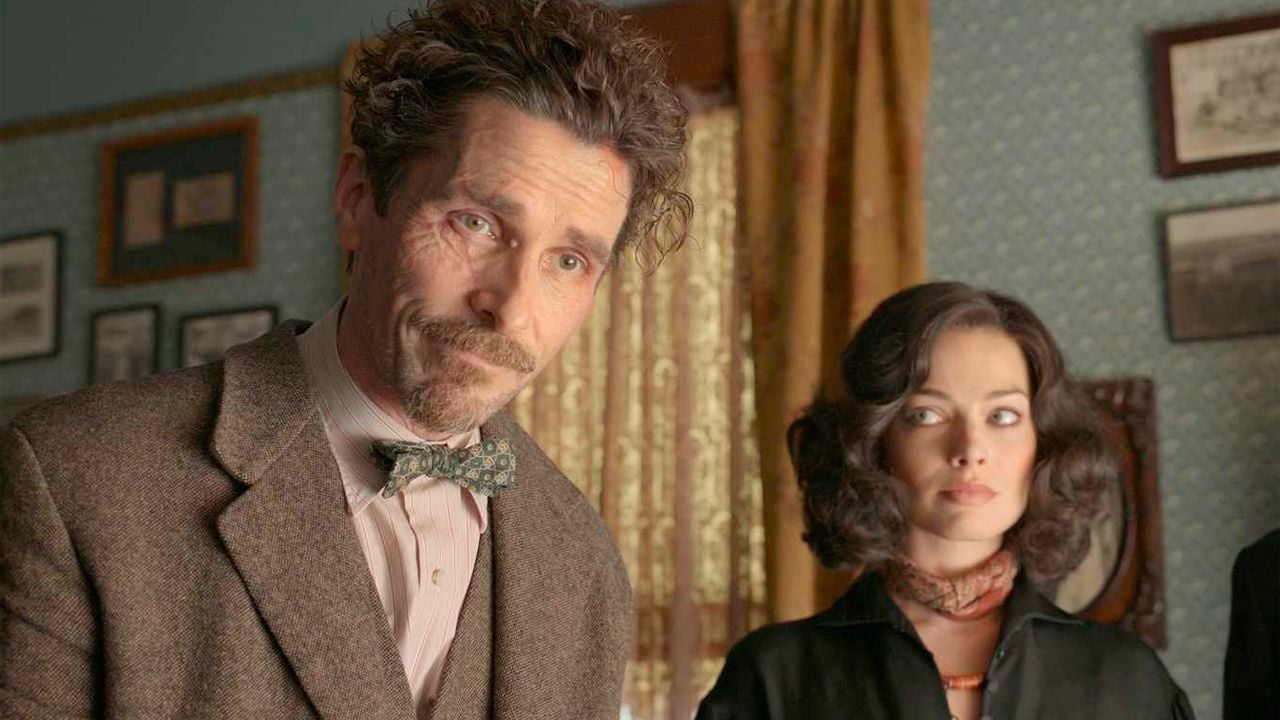 Protagonizada por Margot Robbie y Christian Bale, pero una de las peores películas de esta década: un fracaso con pérdidas de más de 100 millones