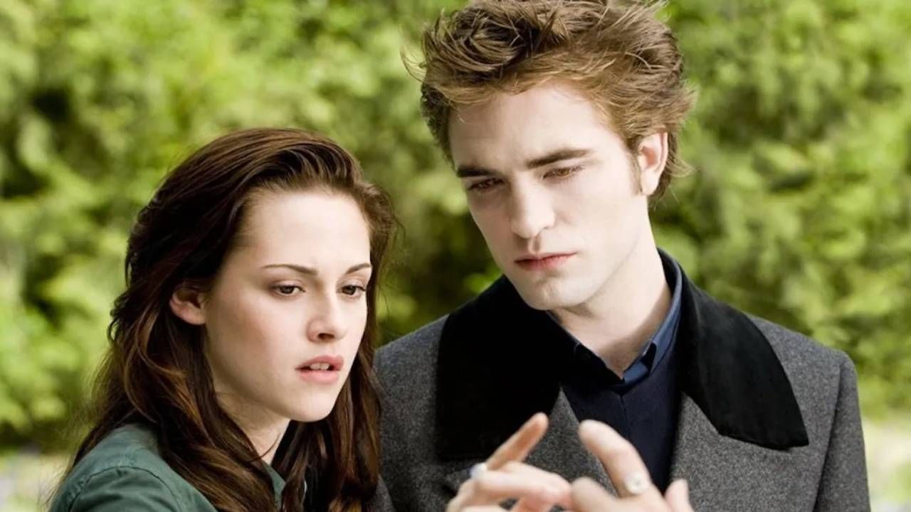 Kristen Stewart y Robert Pattinson en 'la saga Crepúsculo'