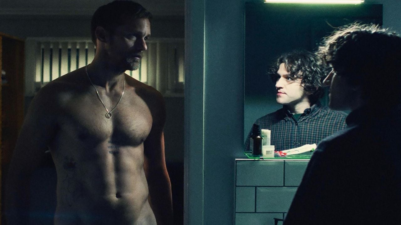 Una comedia romántica BDSM es posible: se llama 'Pillion' y se estrena el próximo 6 de marzo