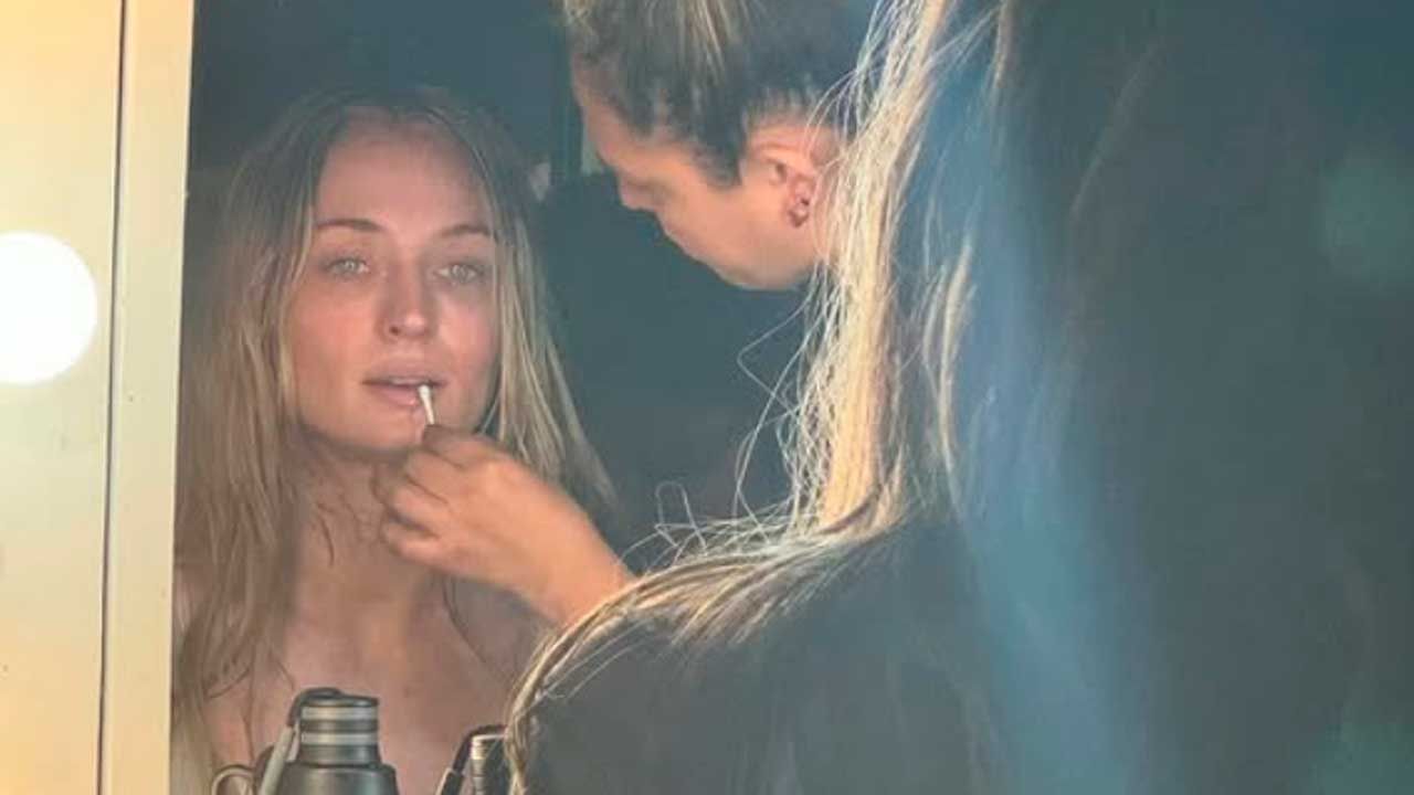 Sophie Turner lleva un año entrenando para ser Lara Croft en la nueva ‘Tomb Raider’ y no esconde sus progresos: «Me siento preparada»