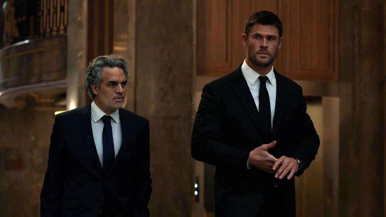 Mark Ruffalo y Chris Hemsworth en 'Ruta de escape'