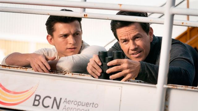 Tom Holland y Mark Wahlberg en Uncharted