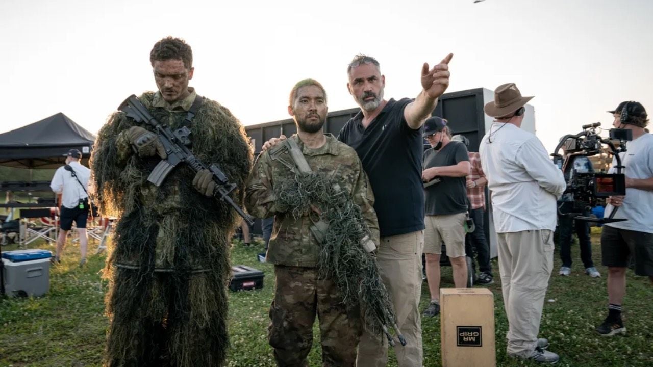Alex Garland durante el rodaje de 'Civil War'