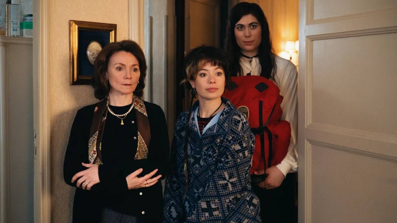 Nagore Aranburu, Anna Castillo y Elisabeth Martínez en 'Mi querida señorita'