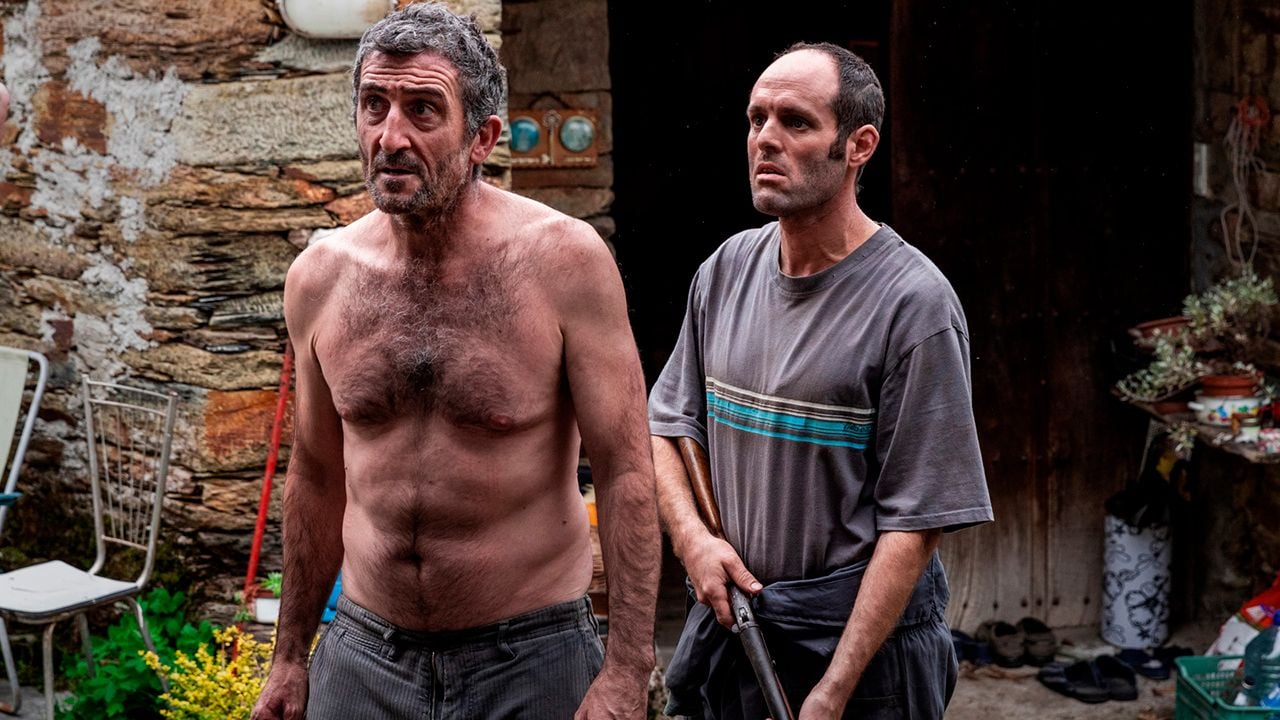 Luis Zahera y Diego Anido en 'As Bestas'.