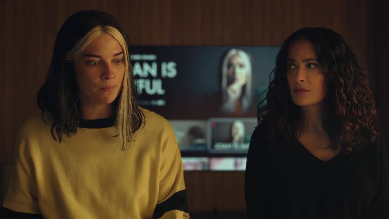 Annie Murphy y Salma Hayek en el episodio 'Joan es horrible' (6x01)