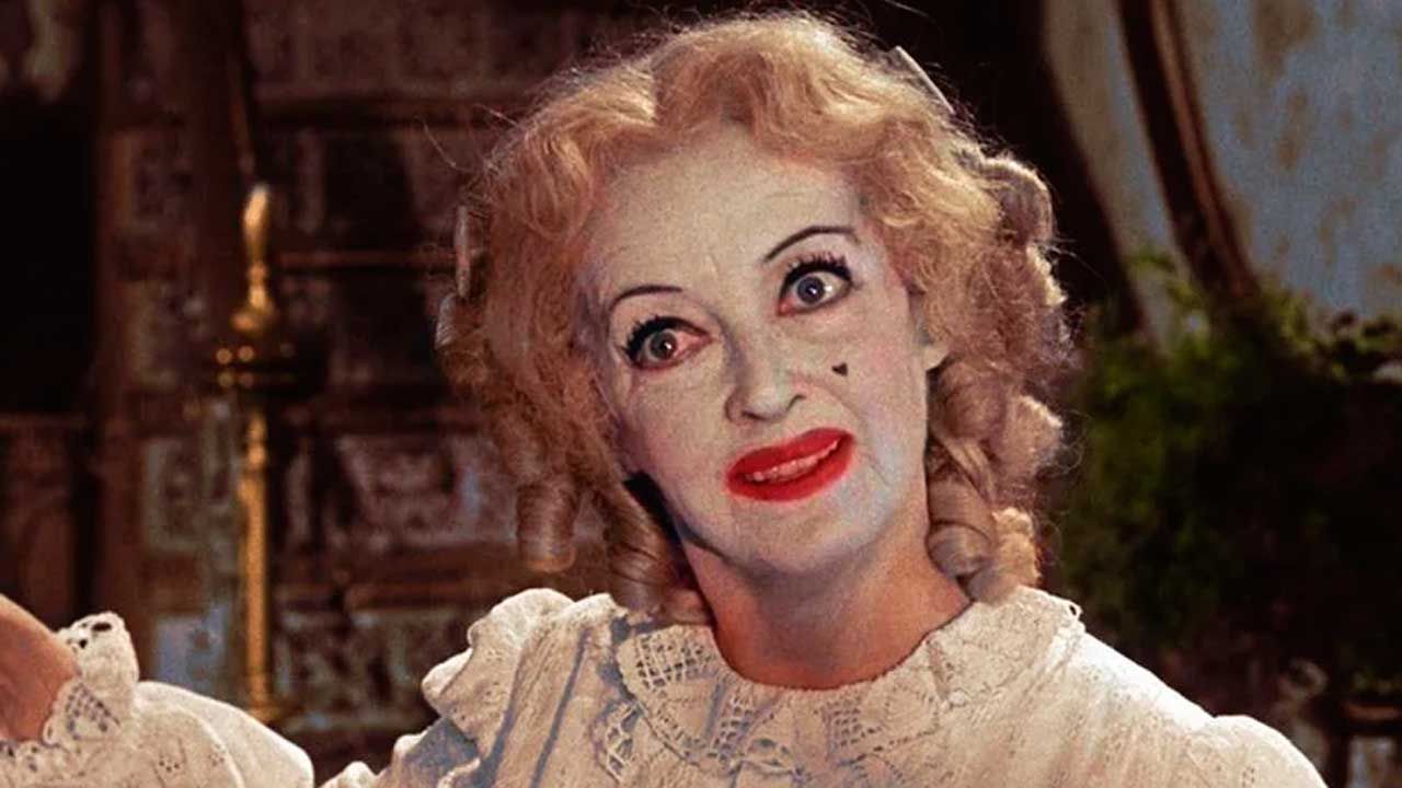 “No mearía encima suya si estuviera en llamas”: estas dos grandes estrellas de Hollywood ya eran rivales cuando trabajaron juntas y todo explotó