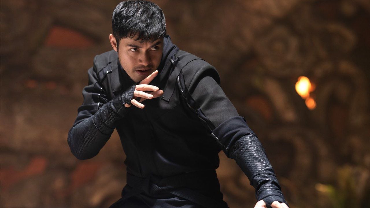 Henry Golding como el protagonista de 'Snake Eyes: El origen'