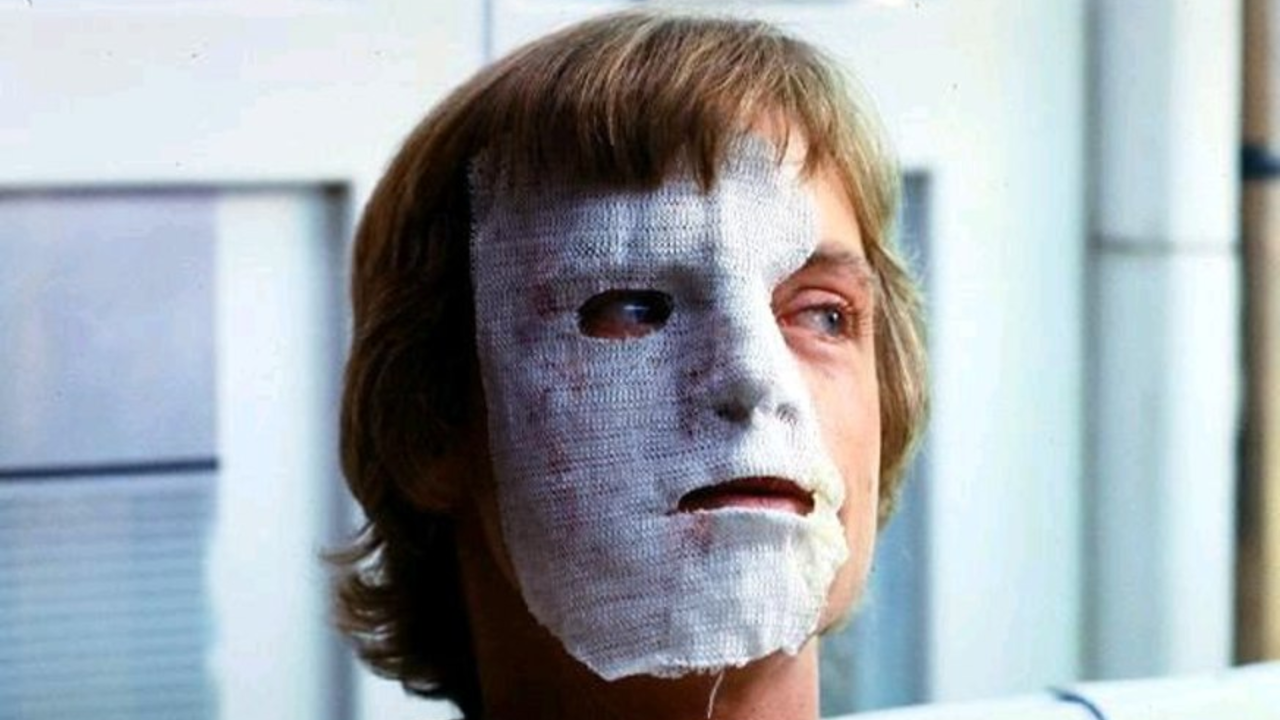 Hace 49 años, Mark Hamill casi pierde la vida en un accidente de coche: la experiencia cambió el futuro de ‘Star Wars’