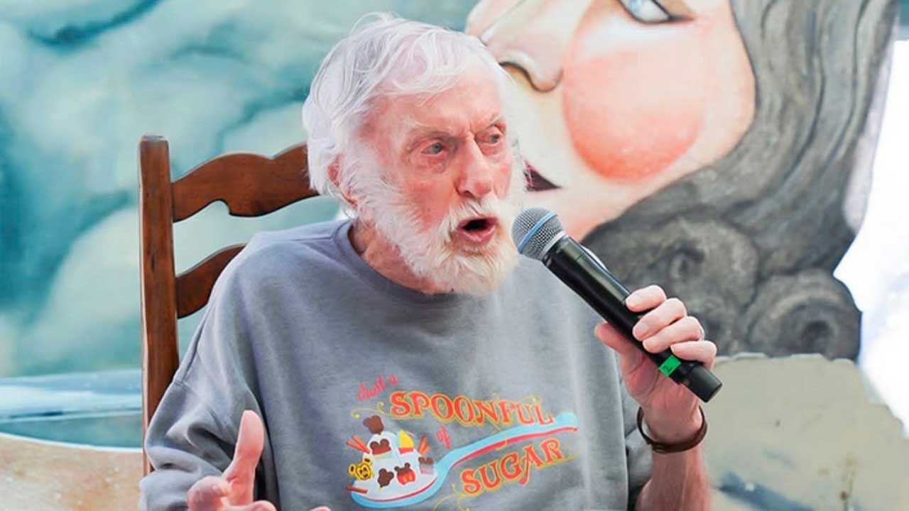 “Nunca se lo perdoné”: Dick Van Dyke está a punto de cumplir 100 años pero aún le atormenta el mayor arrepentimiento de su carrera