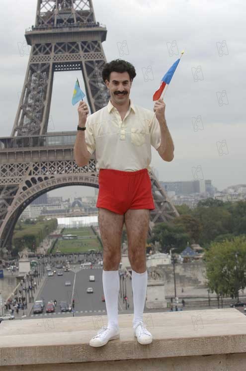 A Very Nice Statue of Borat Has Popped Up at Bondi Beach for 24 Hours -  Concrete Playground