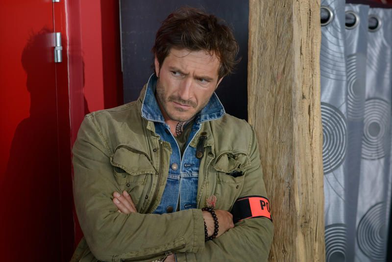Los Crímenes De Cassandre Temporada 5 Online