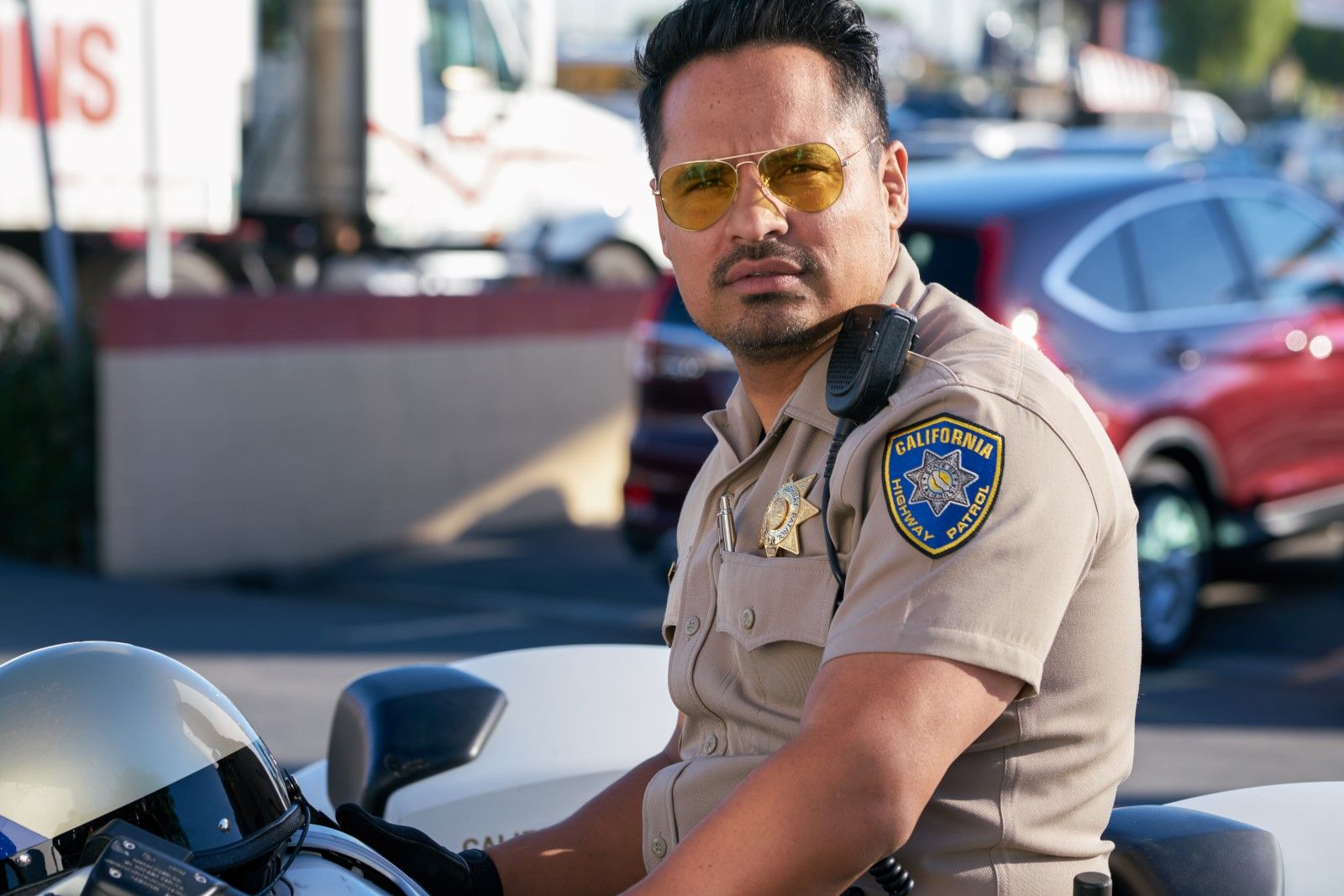 Foto de Michael Peña CHiPs, loca patrulla motorizada Foto Michael