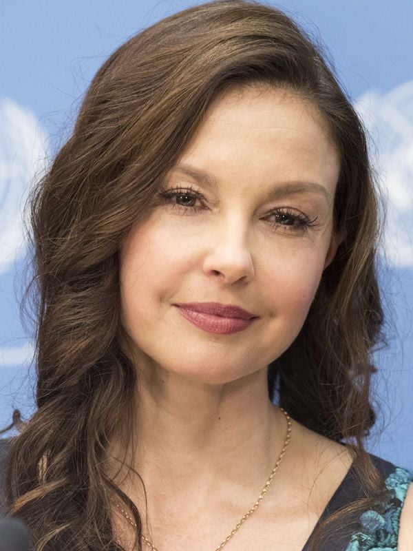 Ashley Judd 2020 Edad Ashley Judd Bio Family Trivia Famous Birthdays